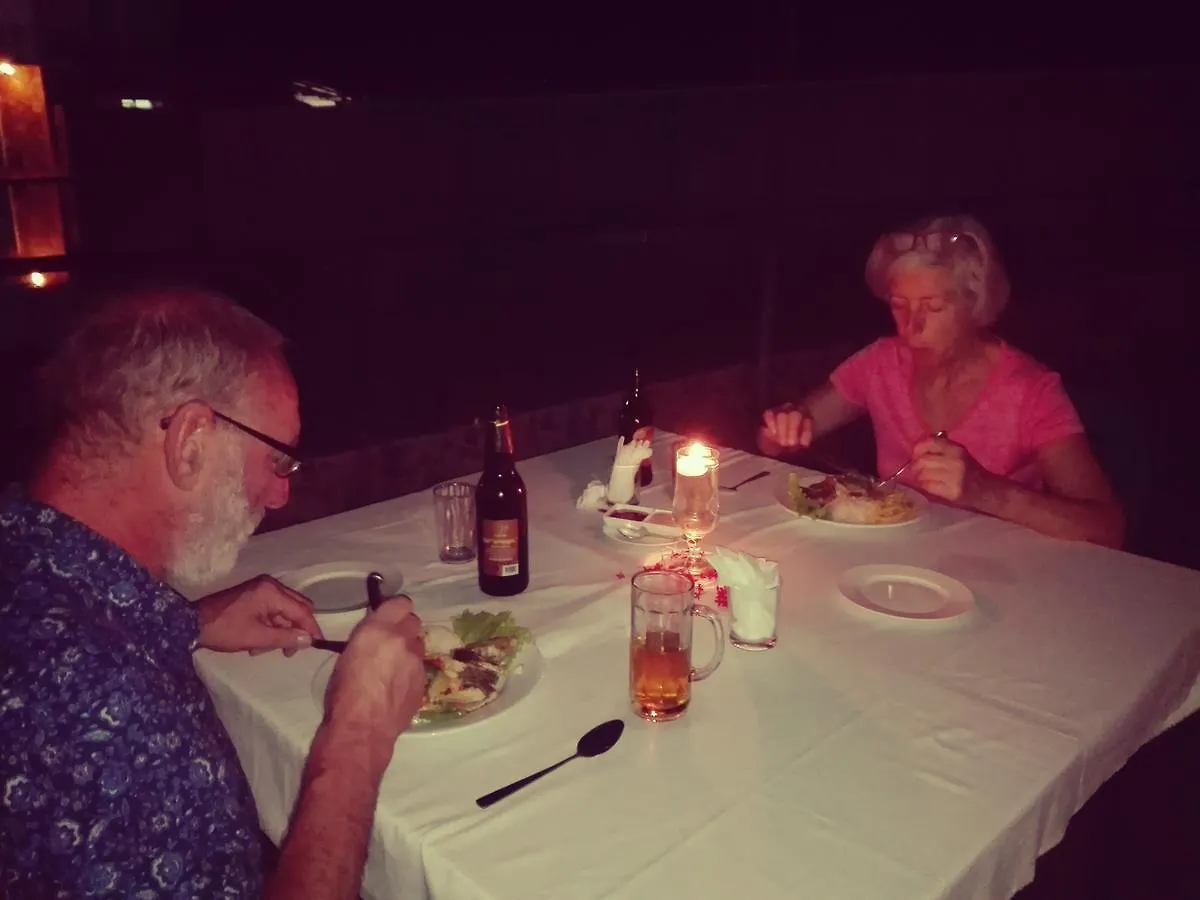 Chilaw Far Inn Village 니곰보