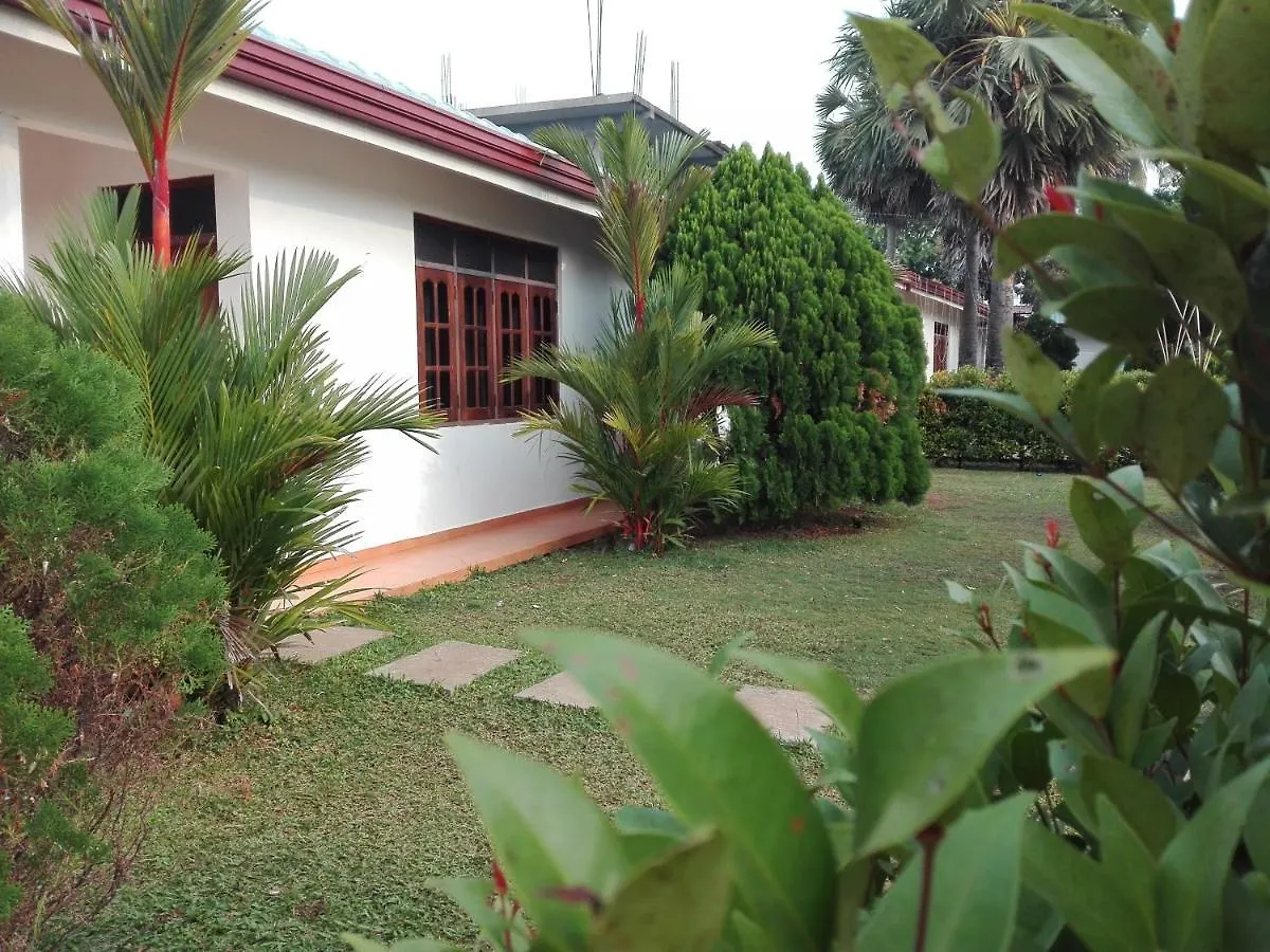 Chilaw Far Inn Village 니곰보 0*,  스리랑카
